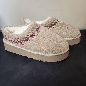 Kirklands Tan Fleece-Lined Mules